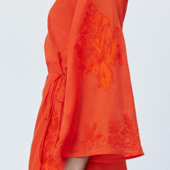 Short embroidered wrap dress - Picture 2 of 2